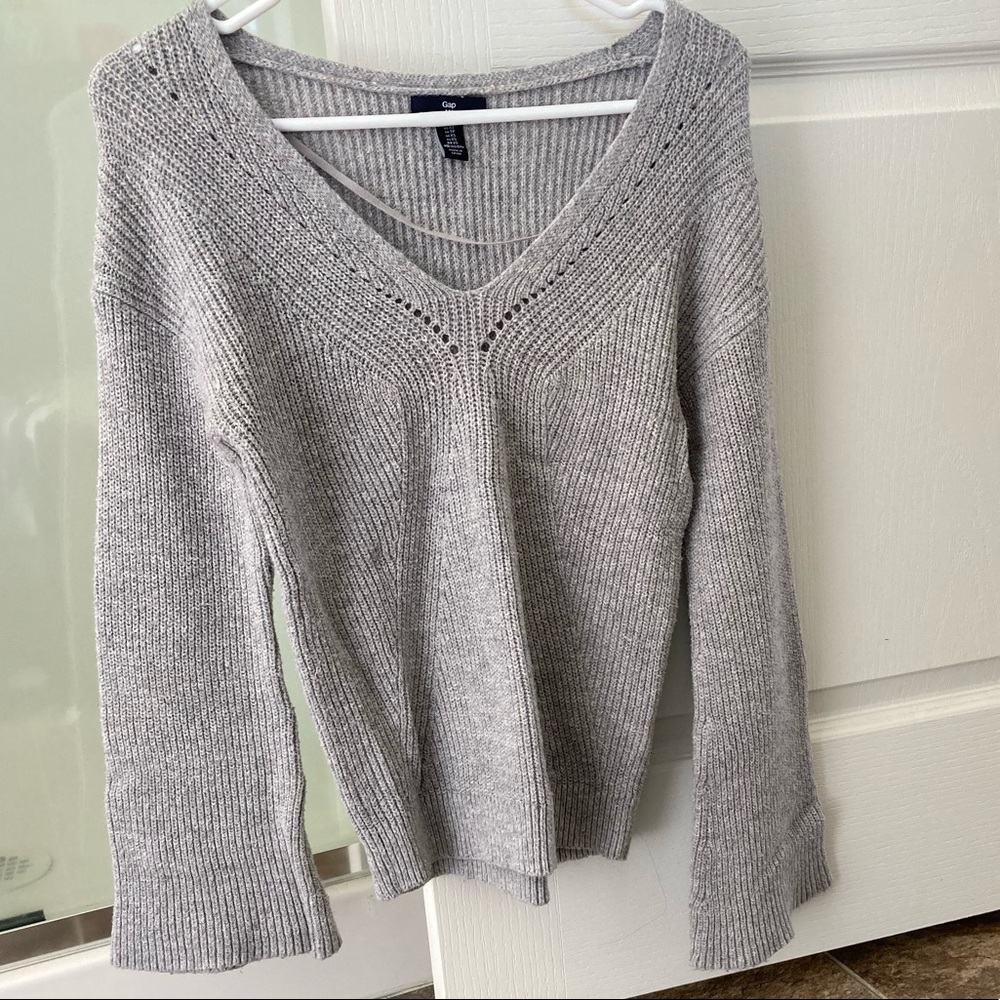 Gap v-neck pointelle bell sleeve sweater top